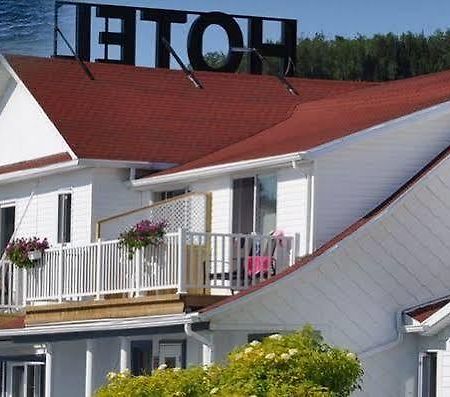 Hotel Motel Grande Vallee Exterior photo
